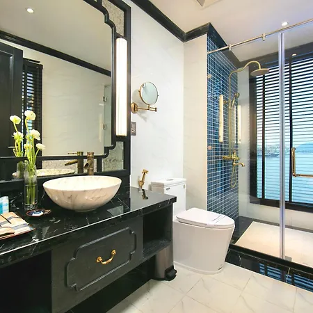 Le Journey Luxury Cruise Hotel Ha Long Exterior photo