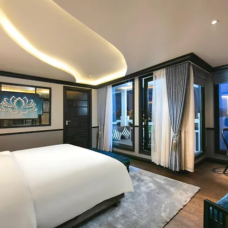 Le Journey Luxury Cruise Hotel Ha Long Exterior photo
