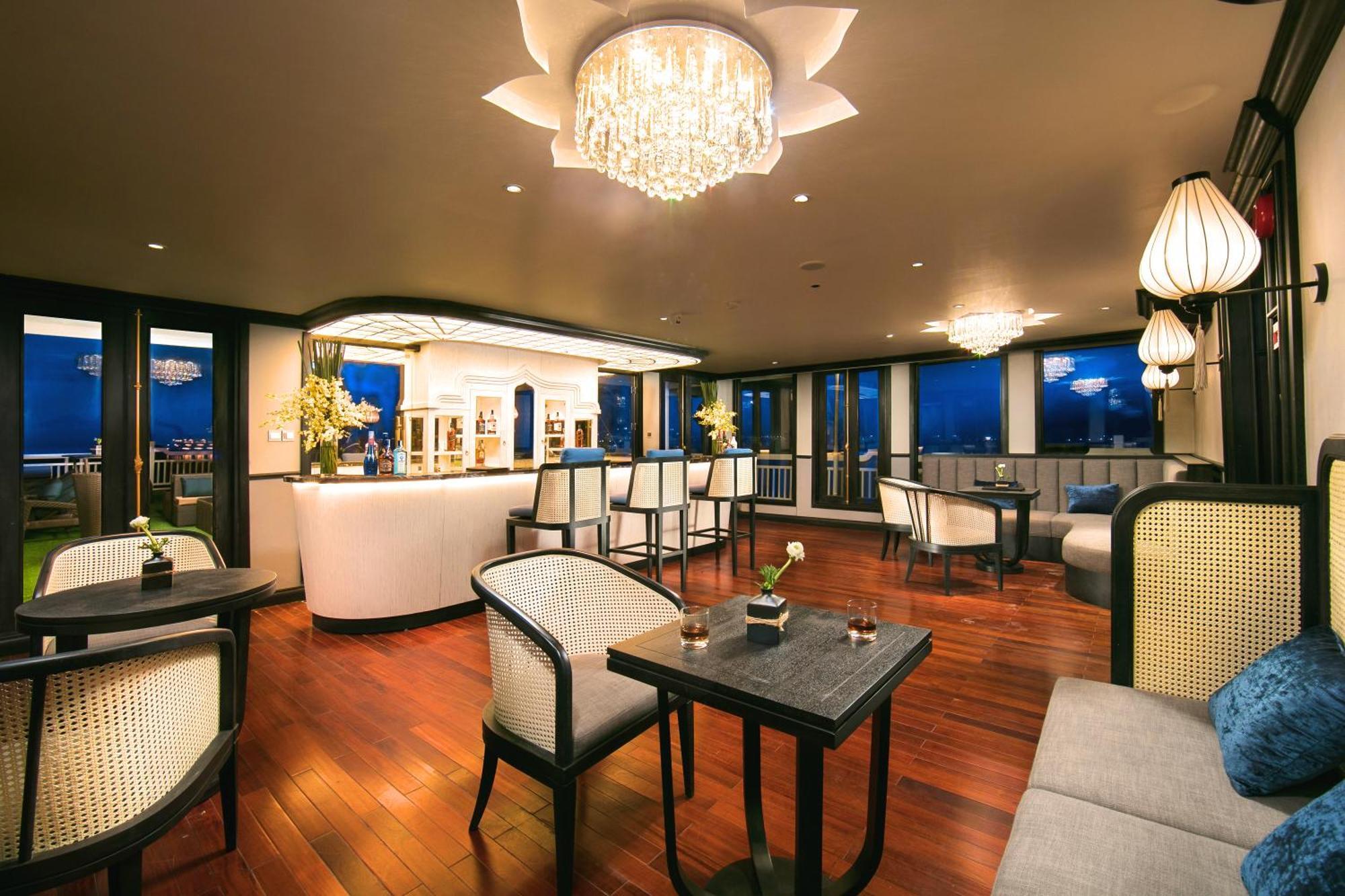 Le Journey Luxury Cruise Botel